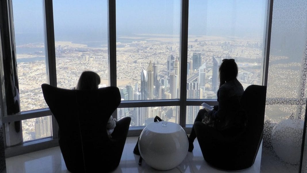cropped-Lounge-Relax-Burj-Khalifa-Enjoy-View-Dubai-1806257.jpg